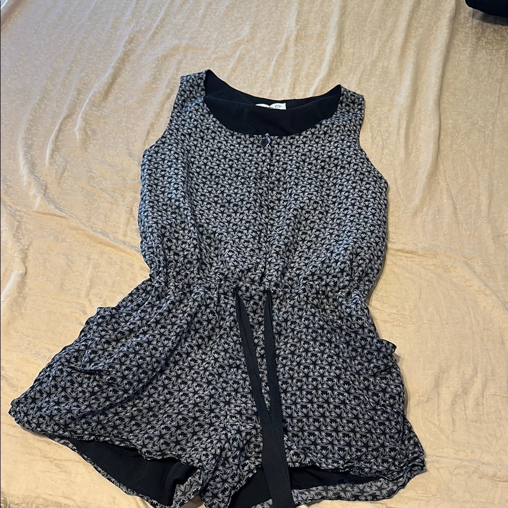 Black and Gray Women's Sleeveless Romper